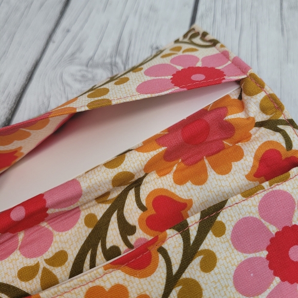 Vera Bradley Checkbook Cover in Folkloric Pattern - Picture 6 of 10